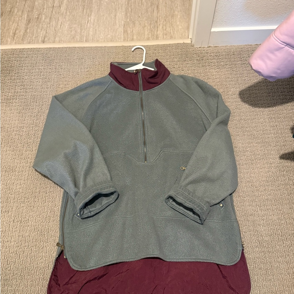 Snowboarding Vintage Gray and Maroon Men's Jacket